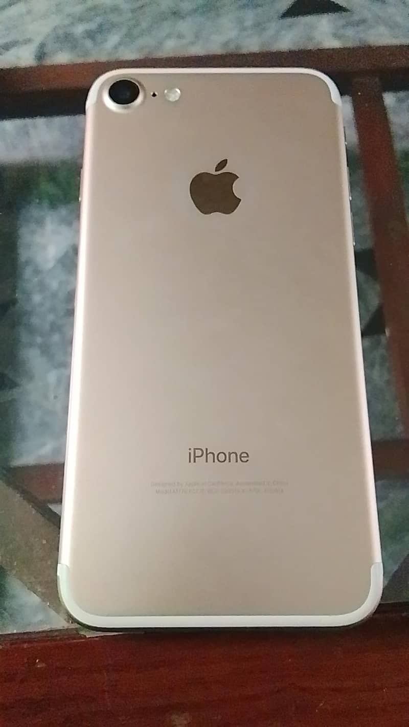 Apple iPhone 7 3