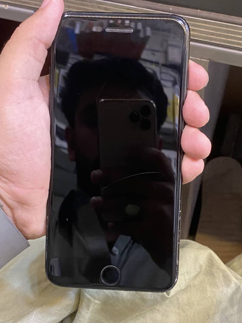 Apple iPhone 7 Plus 1