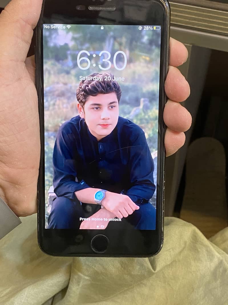 Apple iPhone 7 Plus 2