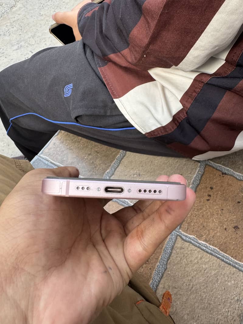 Apple iPhone 15 2