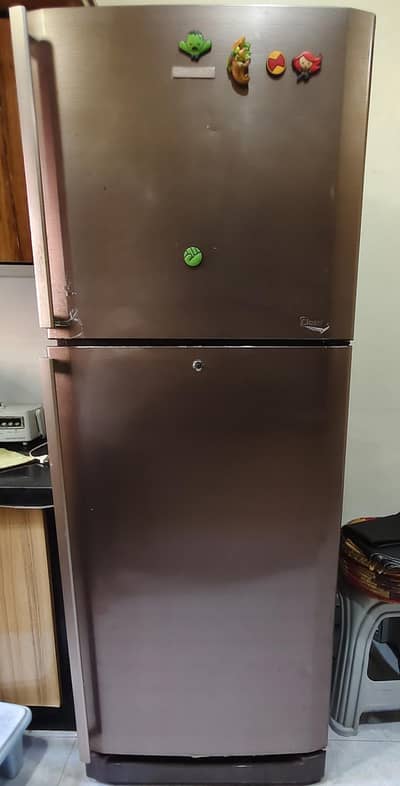 Excellent condition Kenwood Refrigerator Classic Plus brown 18 CUFT