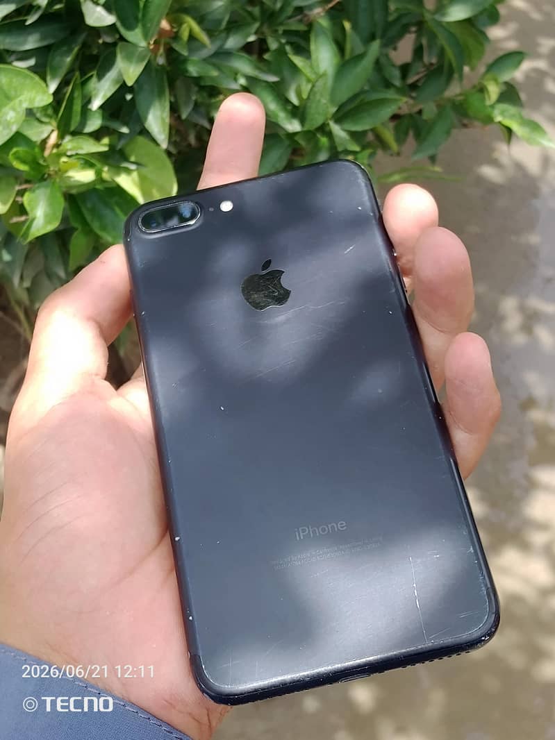 Apple iPhone 7 Plus 0