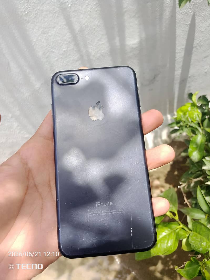 Apple iPhone 7 Plus 2