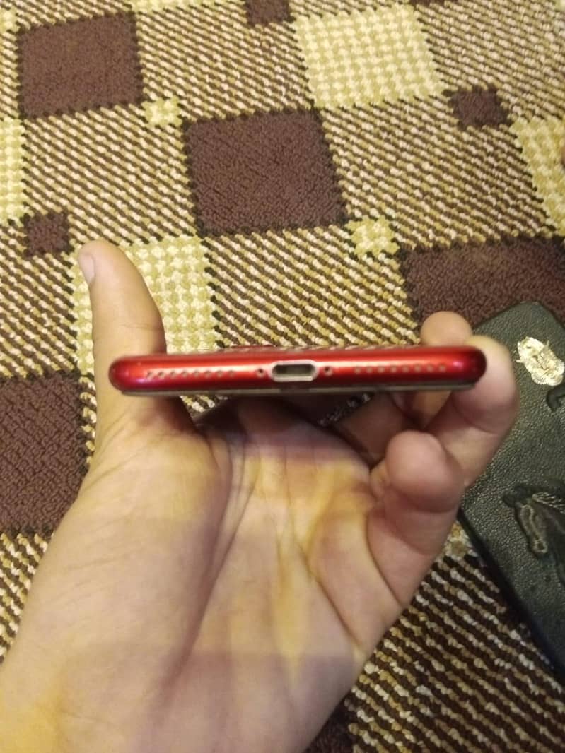 Apple iPhone 8 Plus 1