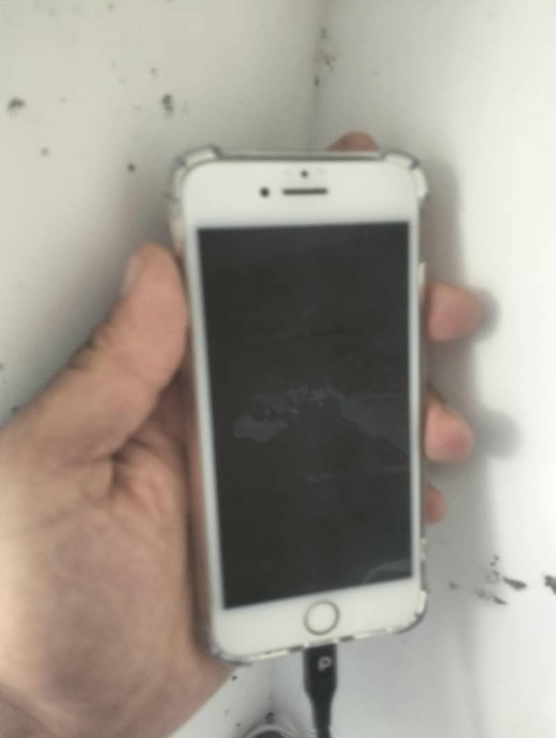 Apple iPhone 8 1