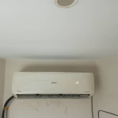 Orient 1.5 Ton Inverter AC for Sale – Excellent Condition