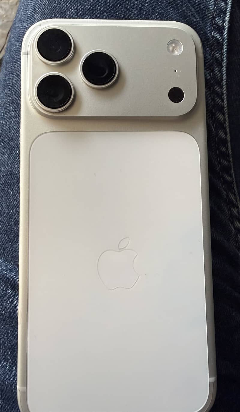iPhone 17 pro max 3