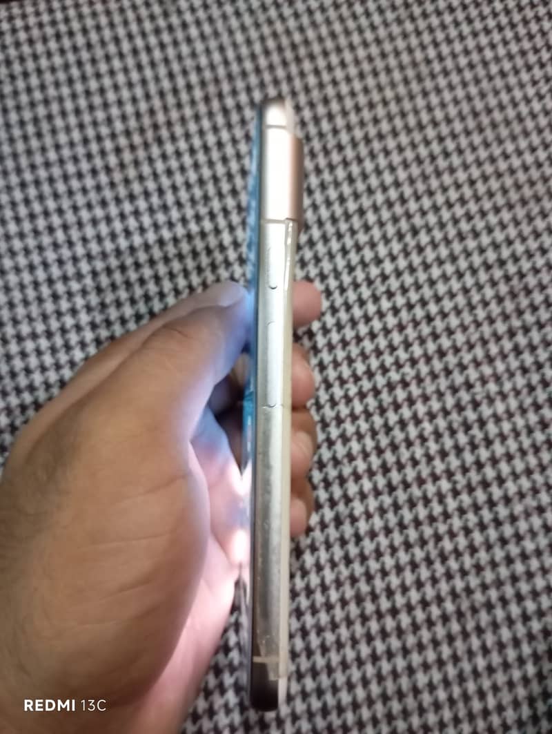Google Pixel 8 4
