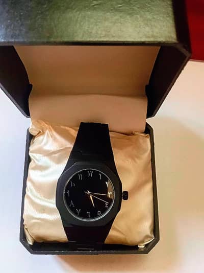 black oura watche new condition arabic watch hy