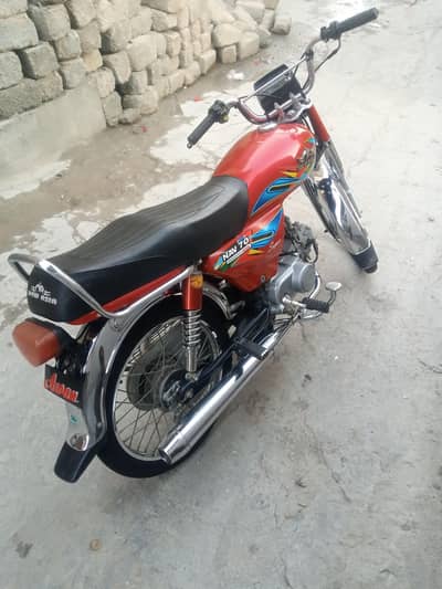 bike chalna ma bht acha dabal Saman ma ha