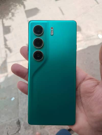 Tecno CAMON 40