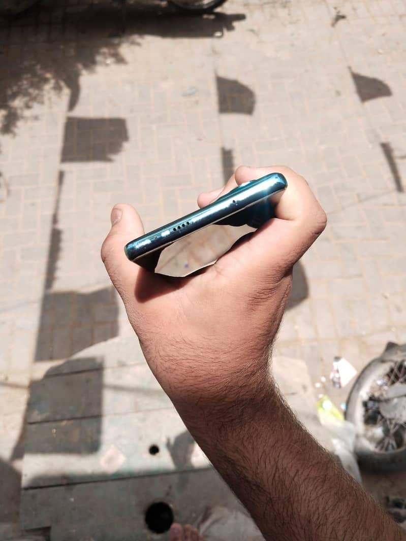 Tecno CAMON 40 1