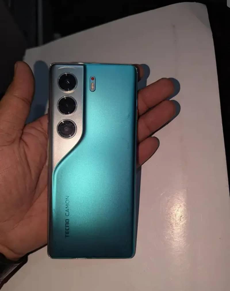 Tecno CAMON 40 Pro 0