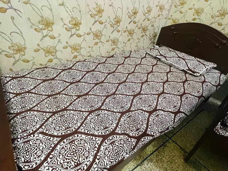 3 Solid Wooden Single beds 0