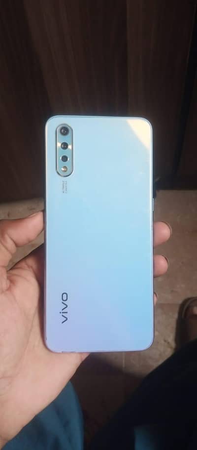 Vivo S1