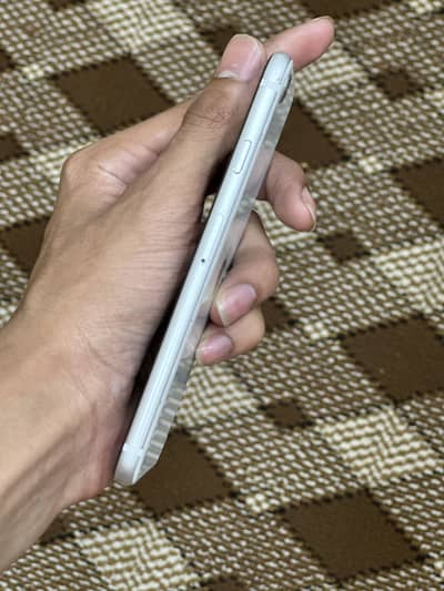 IPHONE SE 2020