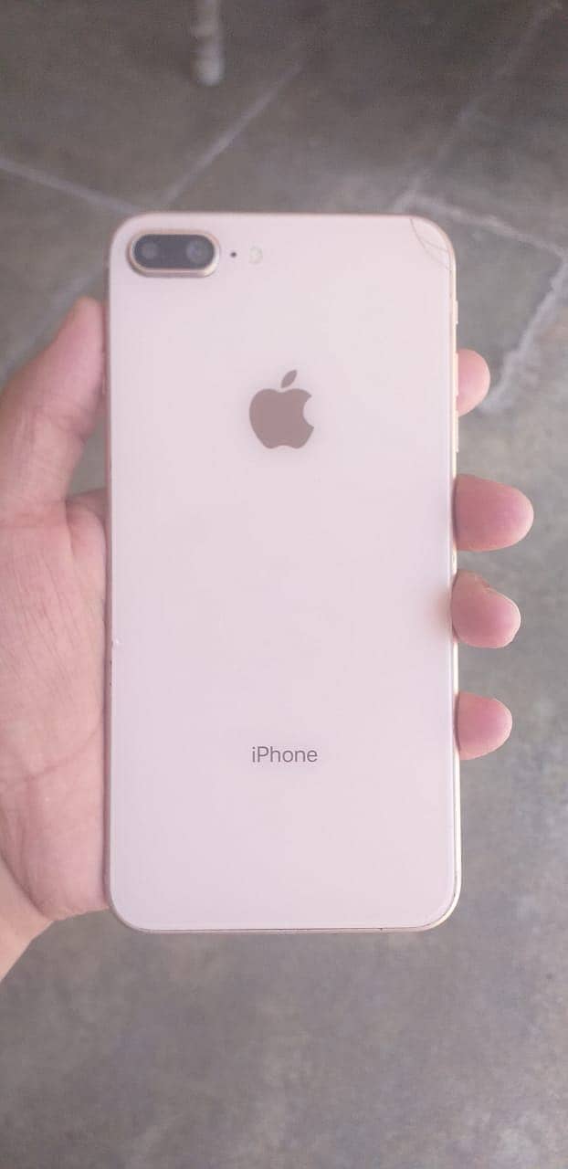 Apple iPhone 8 Plus 4