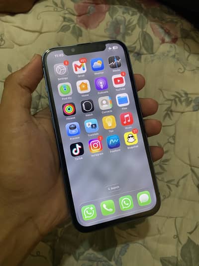 Apple iPhone 13