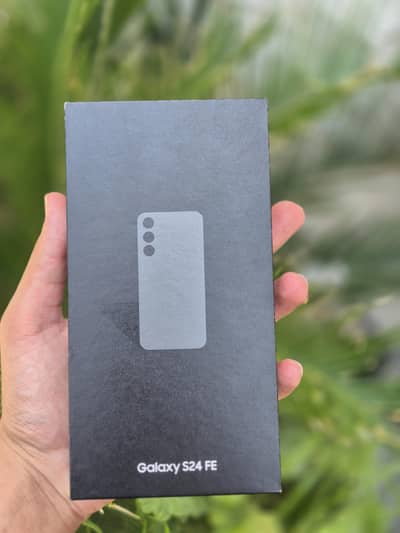 Samsung Mobile S24 fE Lush Condition.