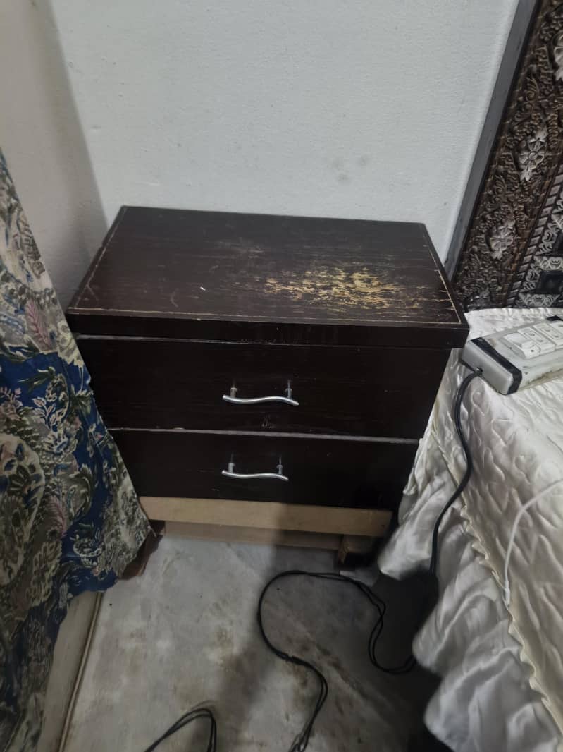 double bed side table and dressing 3