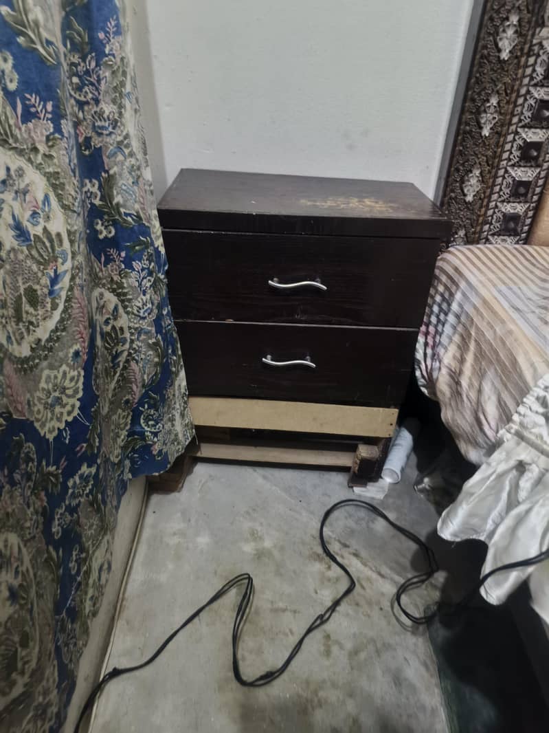 double bed side table and dressing 4