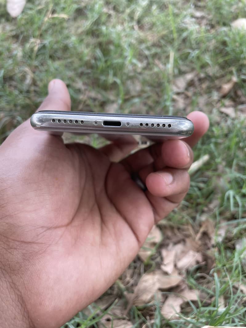 iPhone X 3