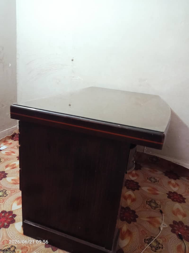 office/ computer table 0