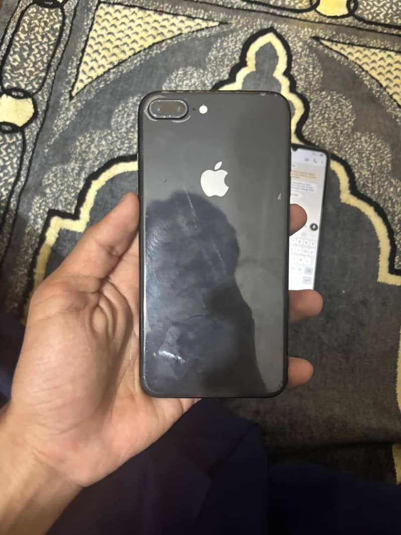 Apple iPhone 8 Plus 0
