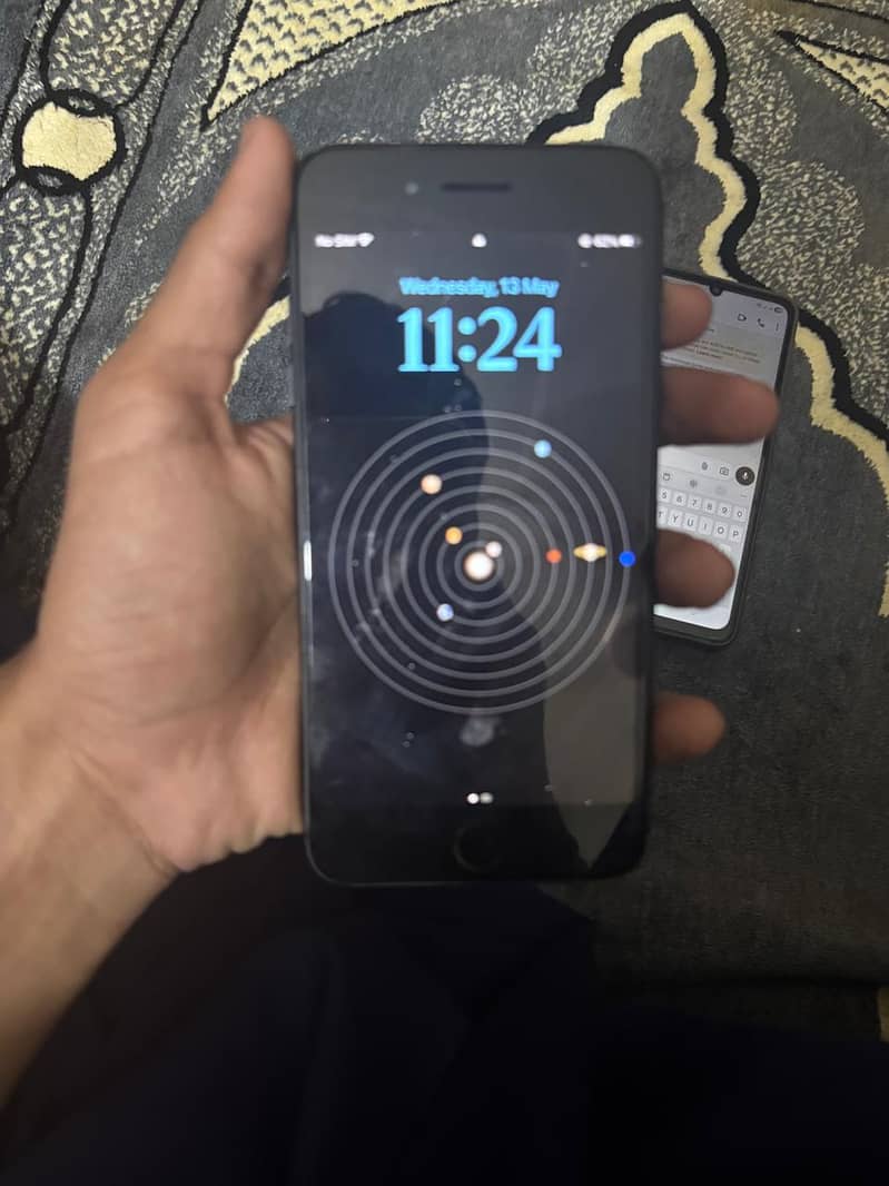 Apple iPhone 8 Plus 1