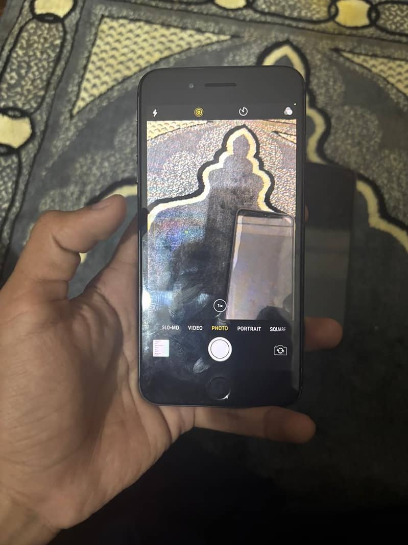 Apple iPhone 8 Plus 4