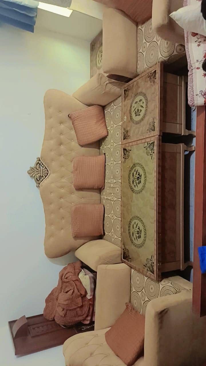 5 Setar sofa set and Table 0