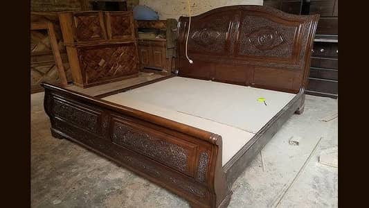 king bed with dressing table.