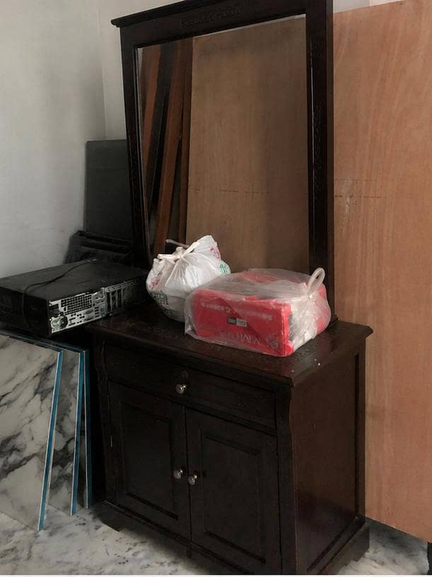 king bed with dressing table. 1