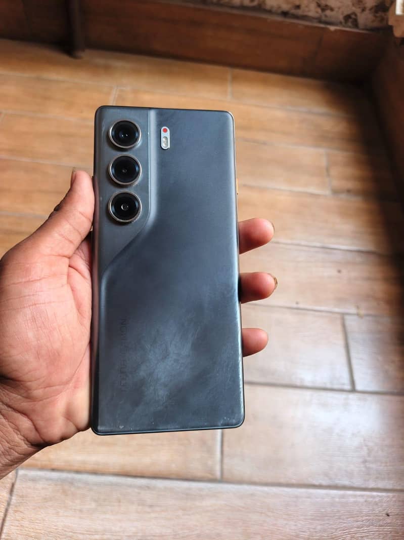 Tecno CAMON 40 Pro 0