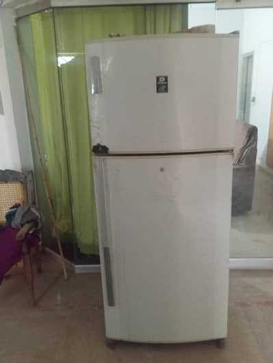 DAWLANCE LARGE SIZE FRIDGE CONDITION WORKING WISE 10/10
