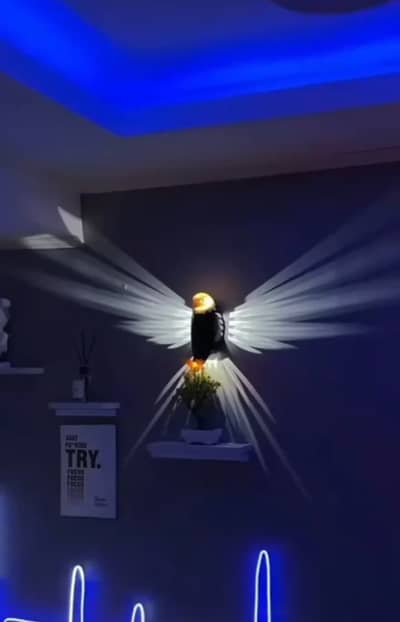 Eagle wall lamp