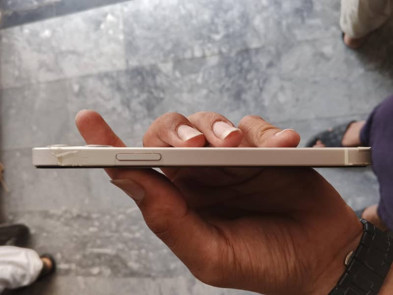 Apple iPhone 12 1