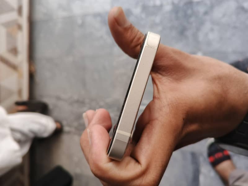 Apple iPhone 12 5