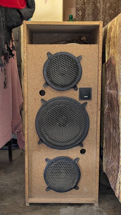 Bluetooth speaker with amplifier   call isi nmbr py 03098238246