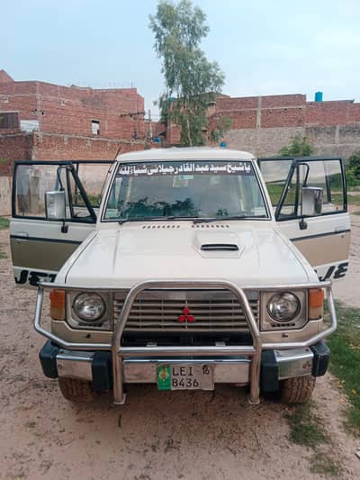 Mitsubishi Pajero 1988