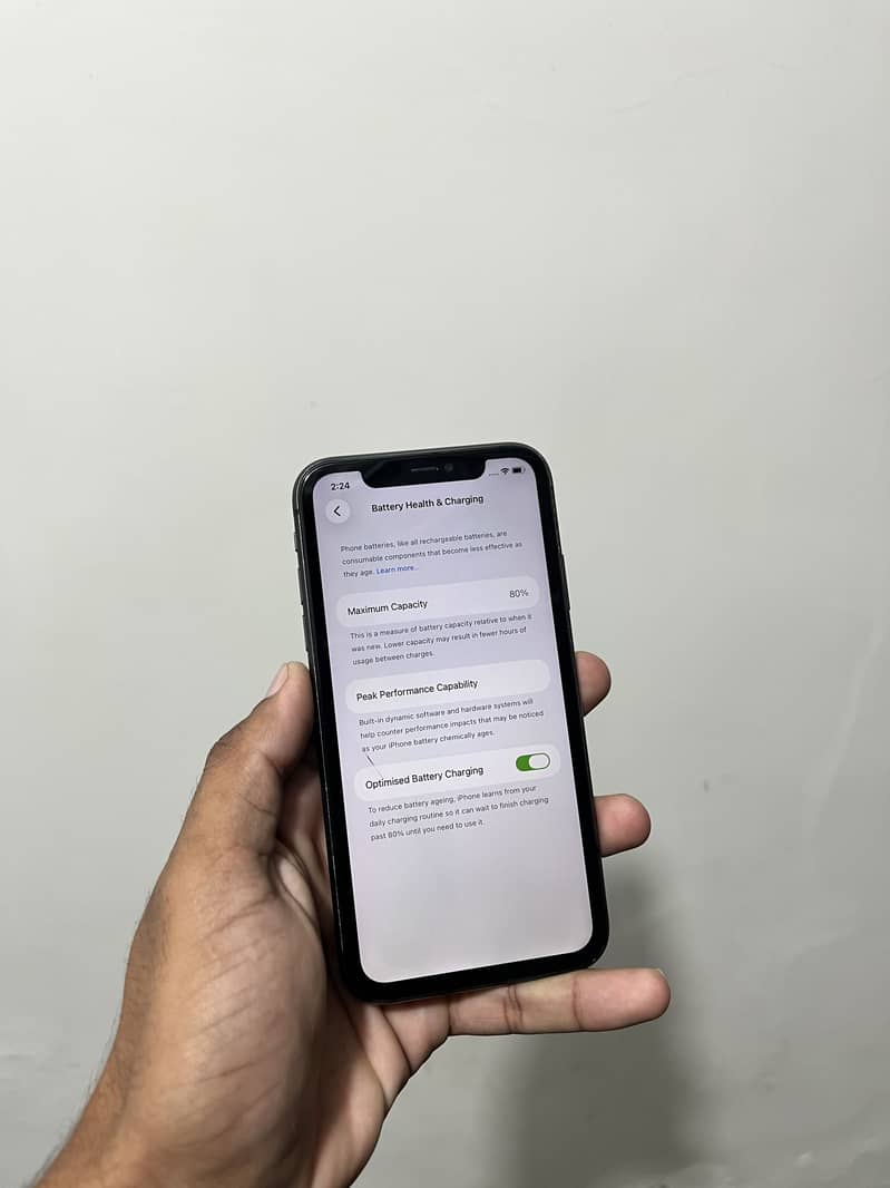 Apple iPhone 11 4