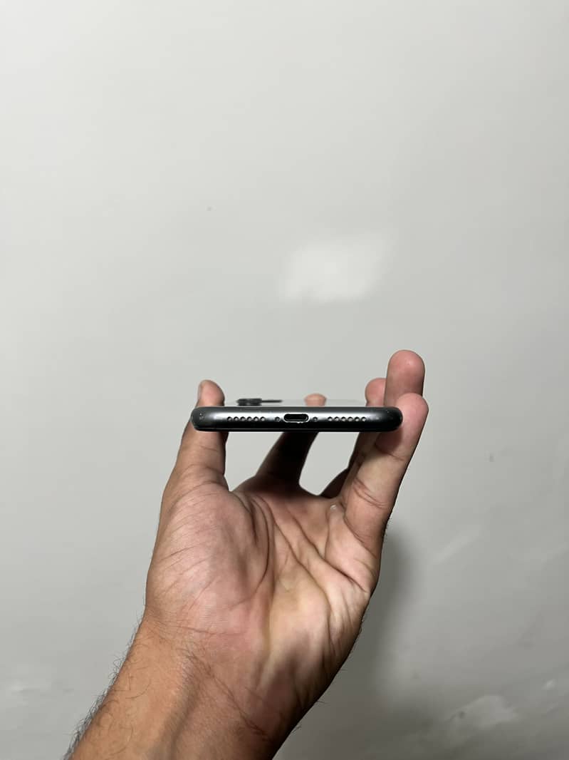 Apple iPhone 11 5