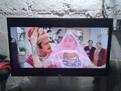 TCL led TV 32inch