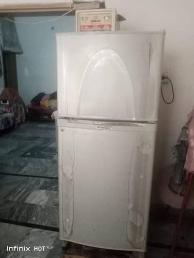 Dawalance refrigrator 10 cubic foot