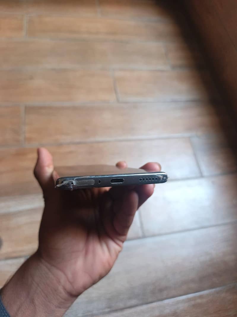 Tecno CAMON 40 Pro 4