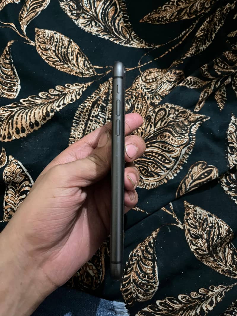 Apple iPhone 11 1