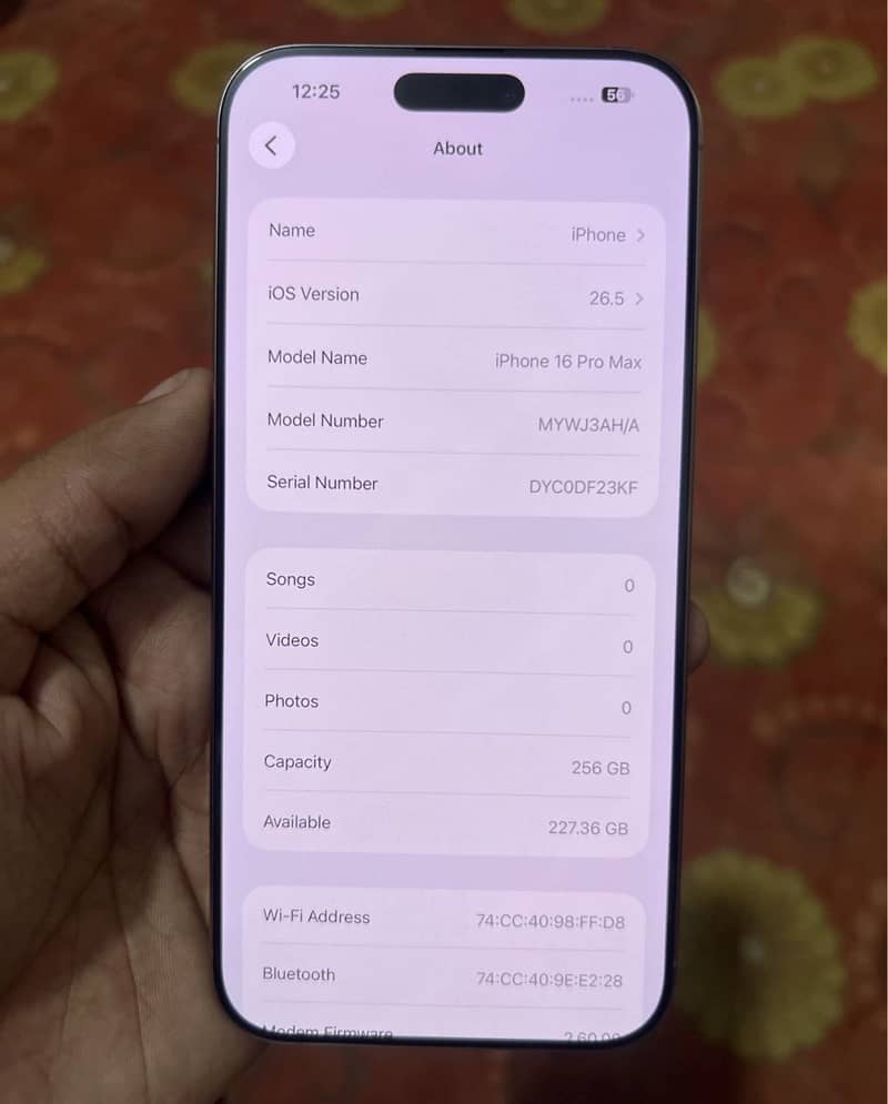 iPhone 16 Pro Max 4