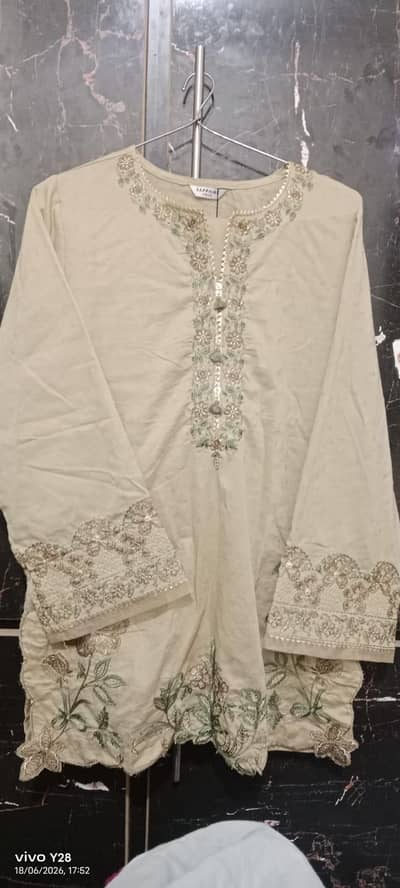 new tag 2 piece suit
