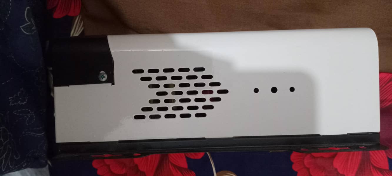 MPPT solar charge controller 1