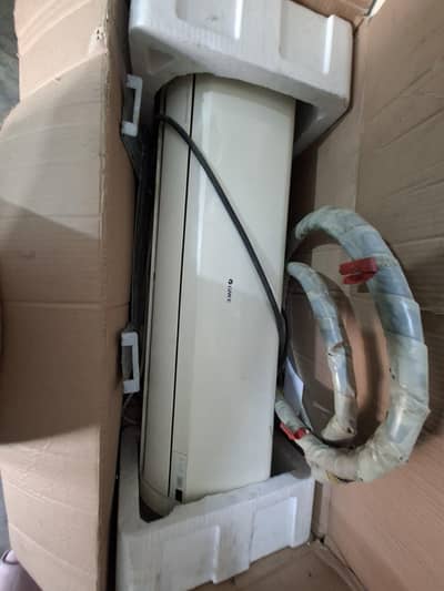 Gree 1.5 Ton AC. very Good Condition.